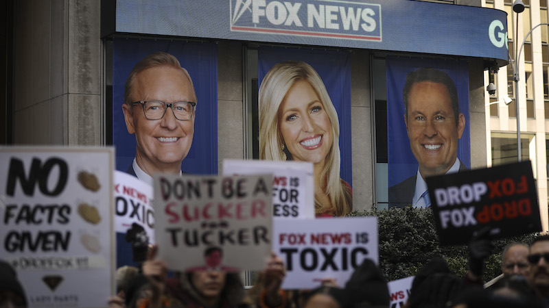 Manifestazione contro Fox News a New York, il 13 marzo 2019 (Drew Angerer/Getty Images)