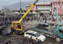 Almeno 9 persone sono morte per l'esplosione di un'autobomba a Kabul, in Afghanistan