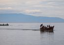 Una barca si è rovesciata nel lago Alberto, in Uganda: sono morte almeno 26 persone