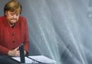 L'appassionato discorso di Angela Merkel per chiedere maggiori restrizioni a Natale