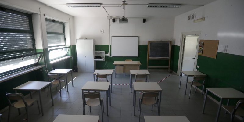 Una classe del Liceo Augusto di Roma, lo scorso 1 settembre. (AP Photo/ Andrew Medichini via LaPresse)