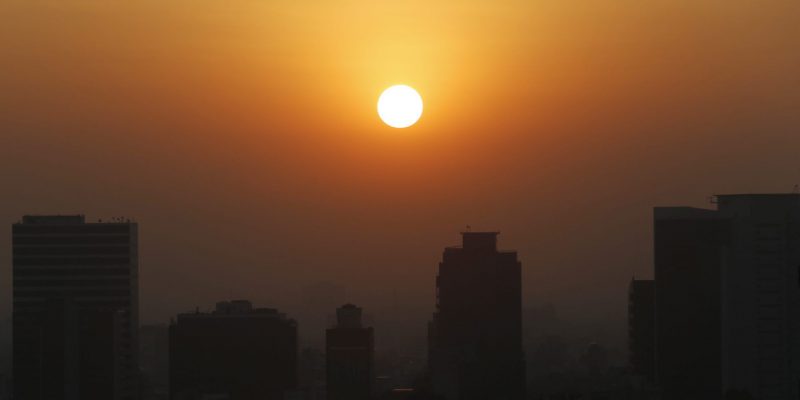 Alba e smog a Città del Messico, nel febbraio del 2020. (AP Photo/ Marco Ugarte)
