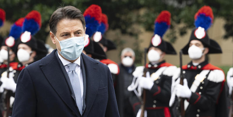 Il presidente del Consiglio Giuseppe Conte alla cerimonia del cambio del Comandante Generale dell'Arma dei Carabinieri. (ANSA / Claudio Peri)