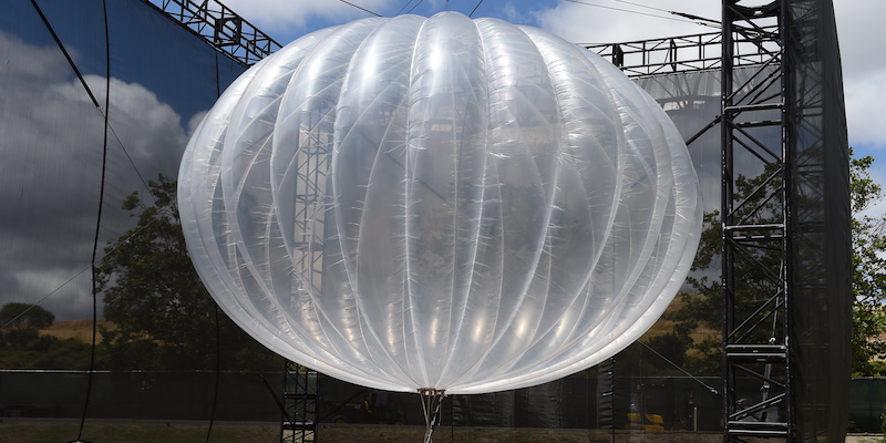 Uno dei palloni aerostatici di Loon (Andrej Sokolow/dpa/Ansa)