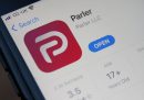 Apple e Google hanno rimosso dai loro app store Parler, un social network molto usato dalla destra americana