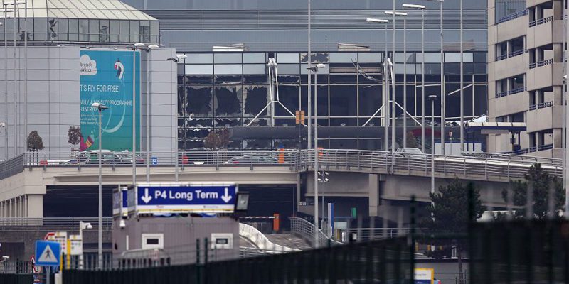 L’area partenze dell’aeroporto Zaventem di Bruxelles, in Belgio, danneggiata da una delle esplosioni degli attentati del 22 marzo 2016. (Carl Court/ Getty Images)