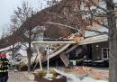Una frana di sassi e fango è caduta su un hotel a Bolzano, distruggendolo in parte: al momento non ci sono notizie di morti o feriti