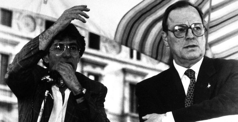 Marco Formentini (destra) con Umberto Bossi a Milano nel 1992
(ANSA / LOMBARDI)