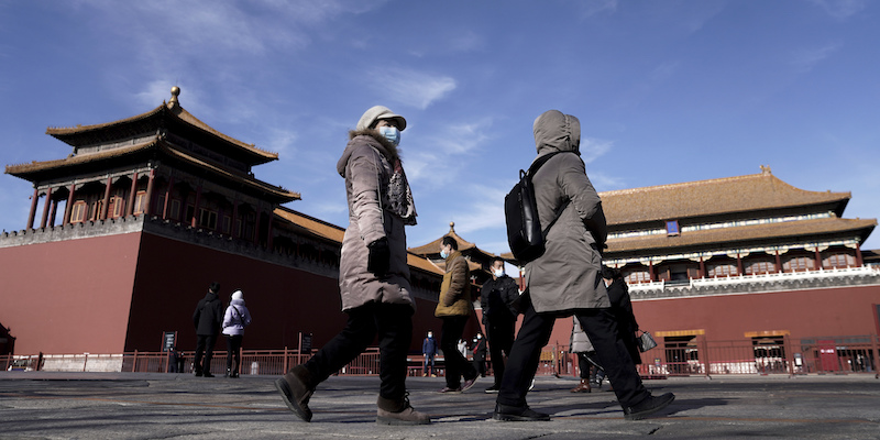 Davanti alla Città Proibita, a Pechino, il 10 gennaio 2021 (AP Photo/Andy Wong, La Presse)