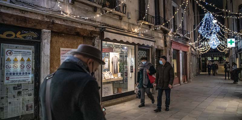 Il governo ha approvato nuove restrizioni