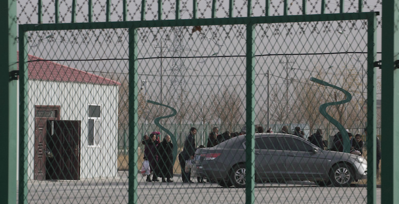 Un campo di detenzione cinese nello Xinjiang (AP Photo/Ng Han Guan, File)