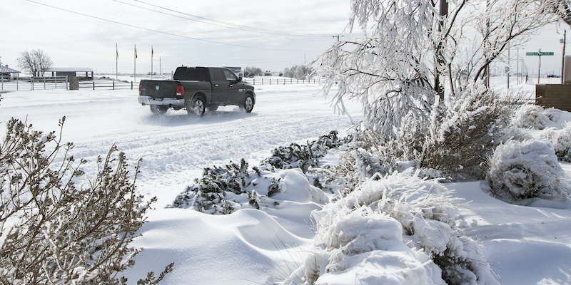 Una strada ricoperta di neve a Odessa, in Texas (AP Photo|Odessa American, Jacob Ford, LaPresse)