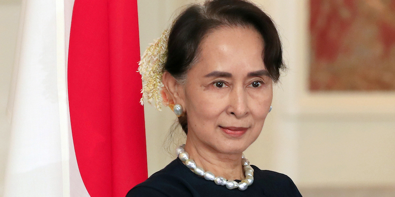 Aung San Suu Kyi durante un evento internazionale a Tokyo, nel 2018 (Frank Robichon/Pool Photo via AP)