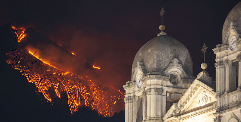 L'eruzione dell'Etna il 23 febbraio (AP Photo/Salvatore Allegra)