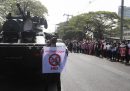 In Myanmar sono tornati i carri armati