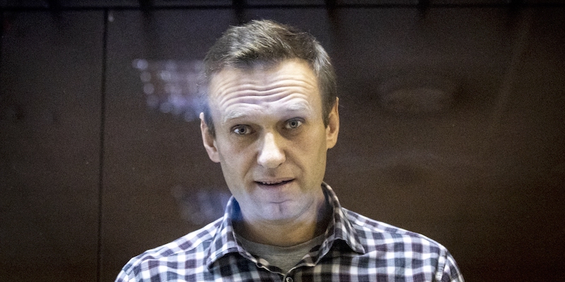 Alexei Navalny durante un'udienza al tribunale di Mosca. (AP Photo/Alexander Zemlianichenko)
