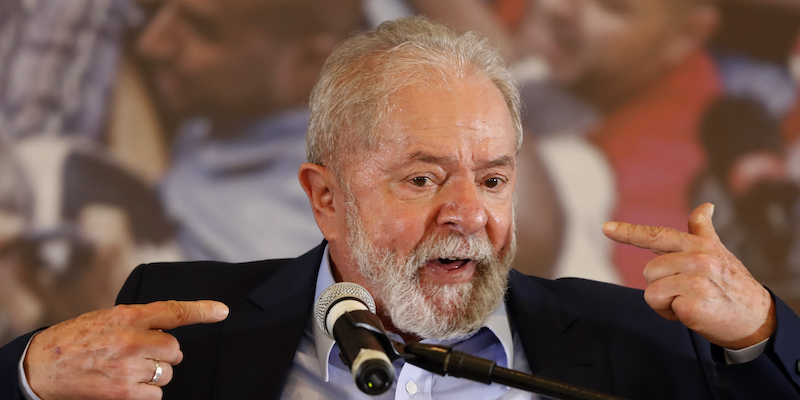 L'ex presidente brasiliano Lula (AP Photo/Andre Penner)