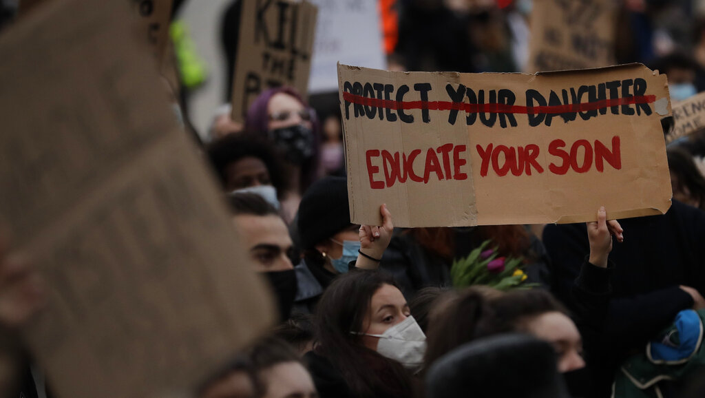 Manifestazione per Sarah Everard, Londra, 15 marzo 2021 (AP Photo/Matt Dunham)