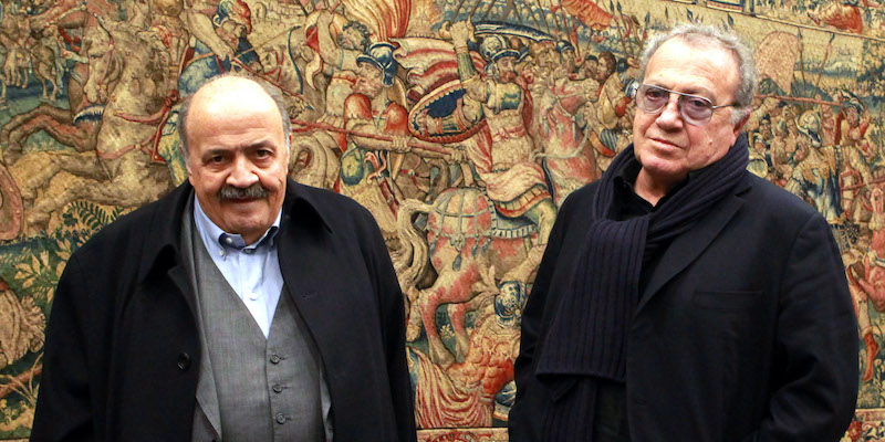 Enrico Vaime, a destra, con il giornalista e presentatore Maurizio Costanzo, nel 2010
(ANSA/FABIO CAMPANA)