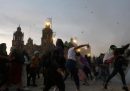 Gli scontri tra movimenti femministi e polizia a Città del Messico