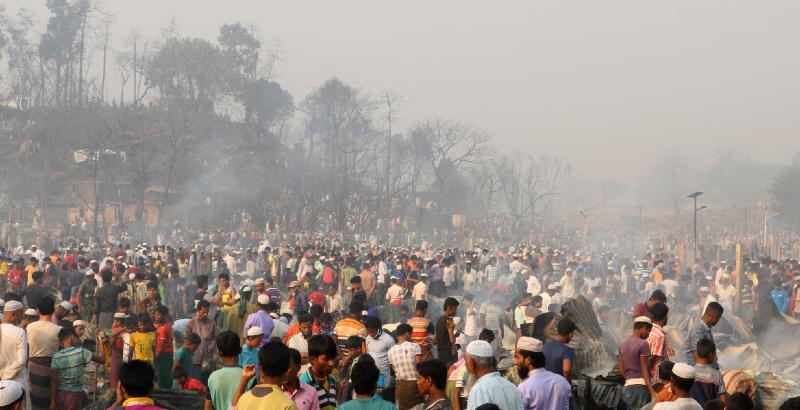 Il campo profughi di Balukhali dopo l'incendio, 23 marzo, 2021 (AP Photo/ Shafiqur Rahman)