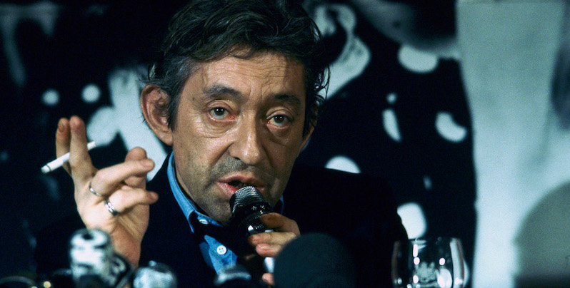 Serge Gainsbourg a una conferenza stampa a Parigi nel 1986
(AP Photo/Pierre Gleizes)