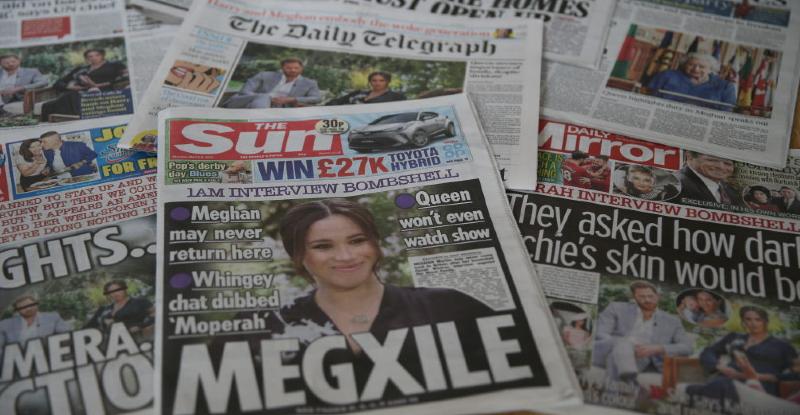 Il caos nella stampa britannica dopo l'intervista a Harry e Meghan Markle