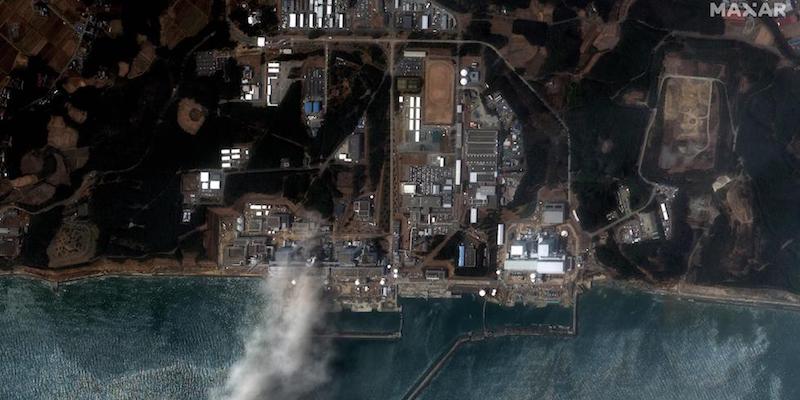 Un'immagine satellitare che mostra la centrale nucleare di Fukushima Daiichi il 14 marzo 2011 (EPA/MAXAR TECHNOLOGIES / HANDOUT, ANSA)