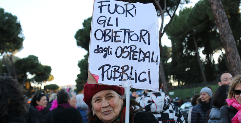 Una manifestazione femminista per la Giornata internazionale della donna, l'8 marzo 2017, a Roma (Cosimo Martemucci/Pacific Press / ZUMA /ansa)