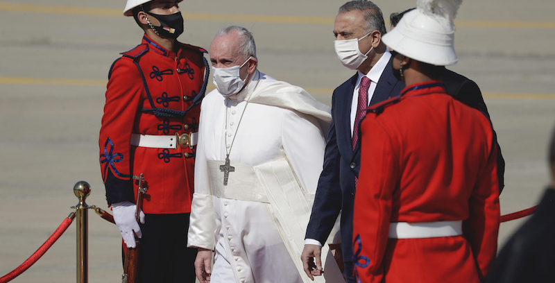 Papa Francesco accolto dal primo ministro iracheno Mustafa al-Kadhimi – Baghdad, Iraq, 5 marzo
(AP Photo/Andrew Medichini)
