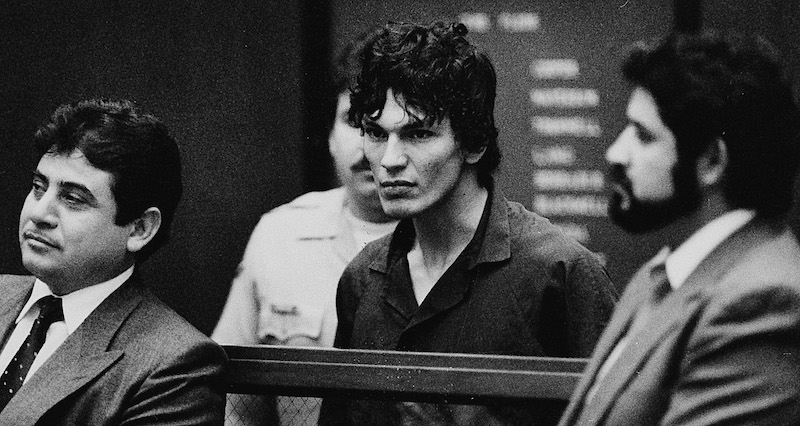 Richard Ramirez, noto come "Night Stalker" nel 1985 (AP Photo/Lennox McLendon)