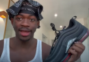 Perché si parla di scarpe Nike con il sangue umano nella suola