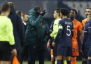 La UEFA ha sospeso l'arbitro accusato di aver rivolto un insulto razzista nella partita tra PSG e Istanbul Basaksehir