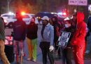 A Columbus, in Ohio, ci sono state proteste a causa dell'uccisione di una ragazza nera di 16 anni da parte di un agente di polizia