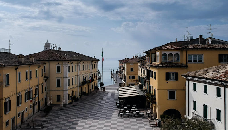 Lazise, in provincia di Verona (ANSA/FILIPPO VENEZIA)