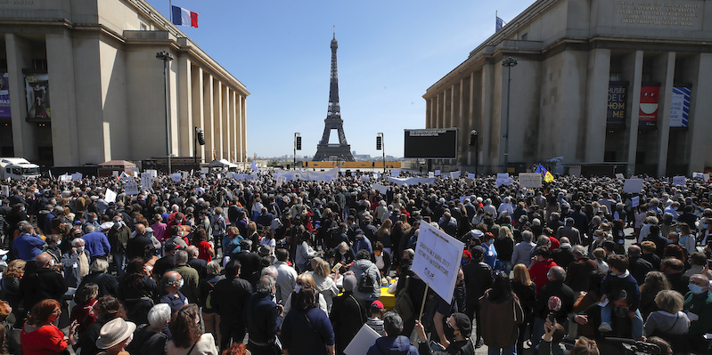 Manifestazione per Sarah Halimi a Parigi, 25 aprile 2021 (AP Photo/Michel Euler)