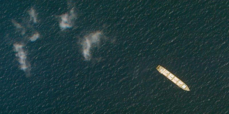 Immagine satellitare della MV Saviz, la nave iraniana attaccata martedì nel Mar Rosso (Planet Labs Inc. via AP)