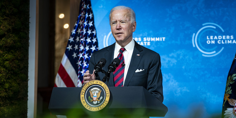 Il presidente degli Stati Uniti Joe Biden durante il suo discorso al Leaders Summit on Climate, il 22 aprile 2021, a Washington (Al Drago-Pool/Getty Images)