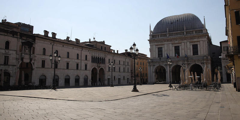 Piazza della Loggia a Brescia, dove ha sede il comune
(ANSA/SIMONE VENEZIA)