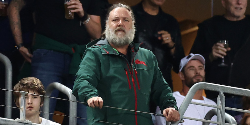 L'attore Russell Crowe (56) alla partita tra le squadre australiane di rugby South Sydney Rabbitohs e Sydney Roosters a Sydney, 26 marzo
(Cameron Spencer/Getty Images)