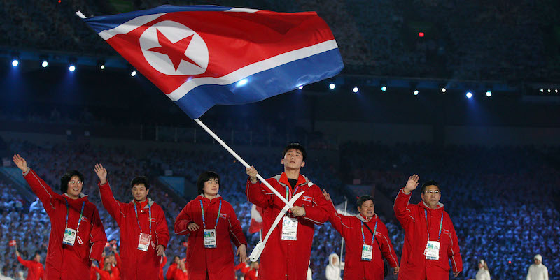 Atleti della Corea del Nord durante la cerimonia d'apertura delle Olimpiadi invernali di Vancouver, in Canada, nel 2010 (Cameron Spencer/Getty Images)