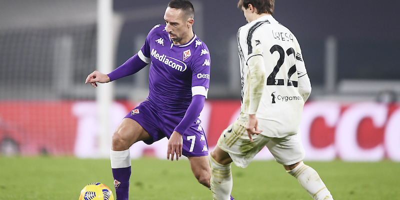 Franck Ribery e Federico Chiesa in Juventus-Fiorentina (LaPresse/Fabio Ferrari)