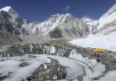 Sono stati registrati diversi contagi da coronavirus tra gli alpinisti che si trovavano al campo base dell'Everest, in Nepal