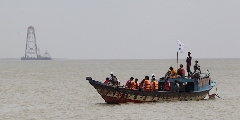 Un'imbarcazione nel fiume Padma, in Bangladesh (AP Photo/A.M. Ahad)
