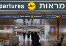 Diverse compagnie aeree internazionali hanno sospeso i voli verso l'aeroporto di Tel Aviv, in Israele