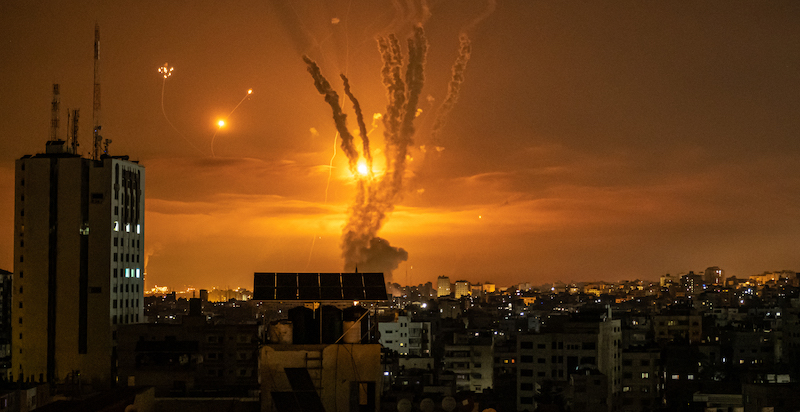 Lancio di razzi da Gaza verso Israele (Fatima Shbair/Getty Images)