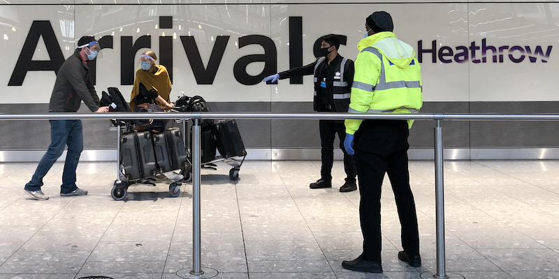 Arrivi all'aeroporto Heathrow di Londra (Leon Neal/Getty Images)