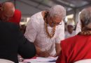 A Samoa la nuova prima ministra è stata costretta a prestare giuramento in una tenda fuori dal parlamento