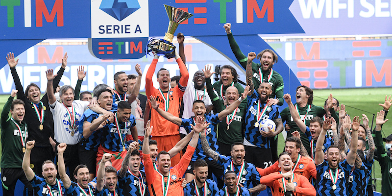 La premiazione dell'Inter a San Siro (Piero Cruciatti/LaPresse)