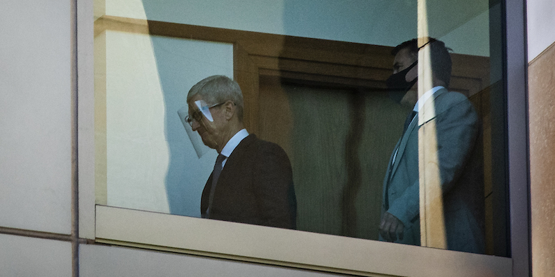 Tim Cook nel tribunale di Oakland (Philip Pacheco/Getty Images)